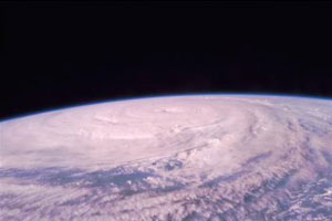 Super Typhoon Winnie (1997) approaching China