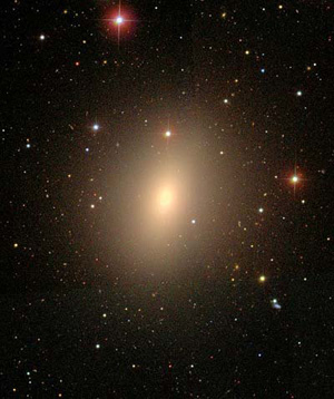 The elliptical galaxy NGC 4621 (Credit: WikiSky/SDSS)